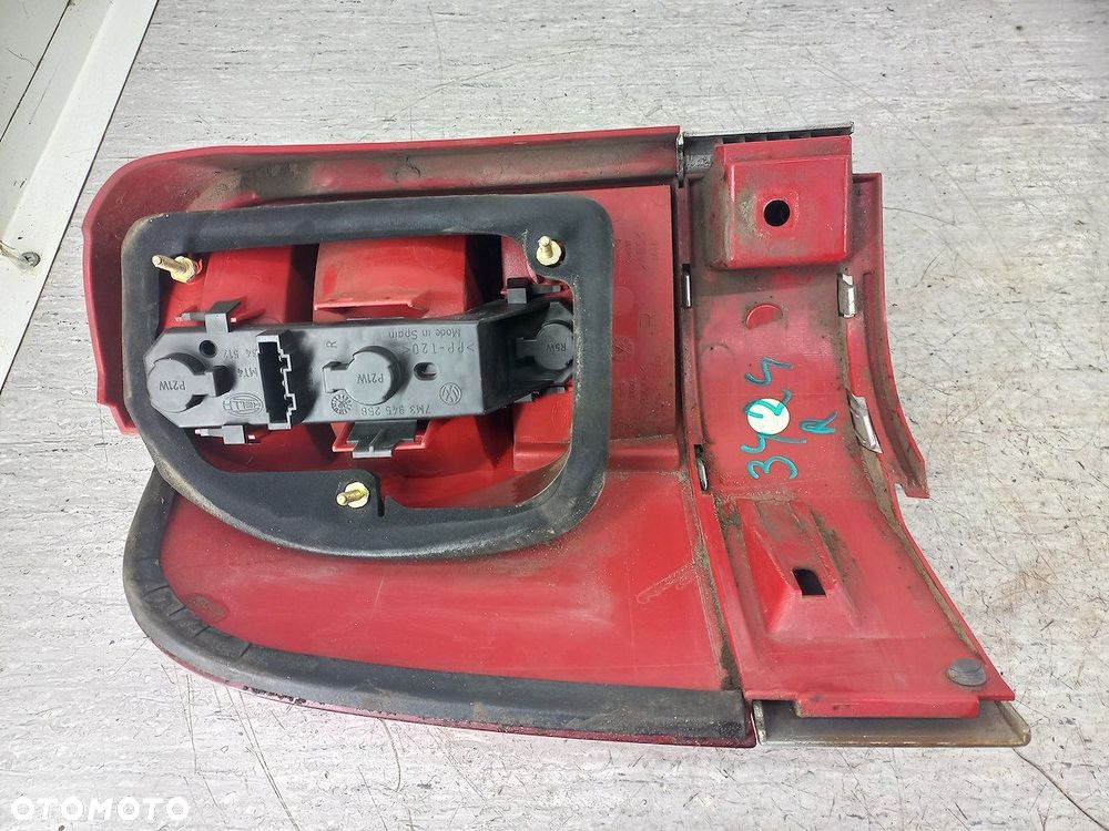 LAMPA TYLNA PRAWA VW SHARAN I FL 964514   964518 - 3