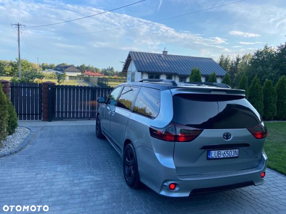 Toyota Sienna 3.5 V6 SE - 5