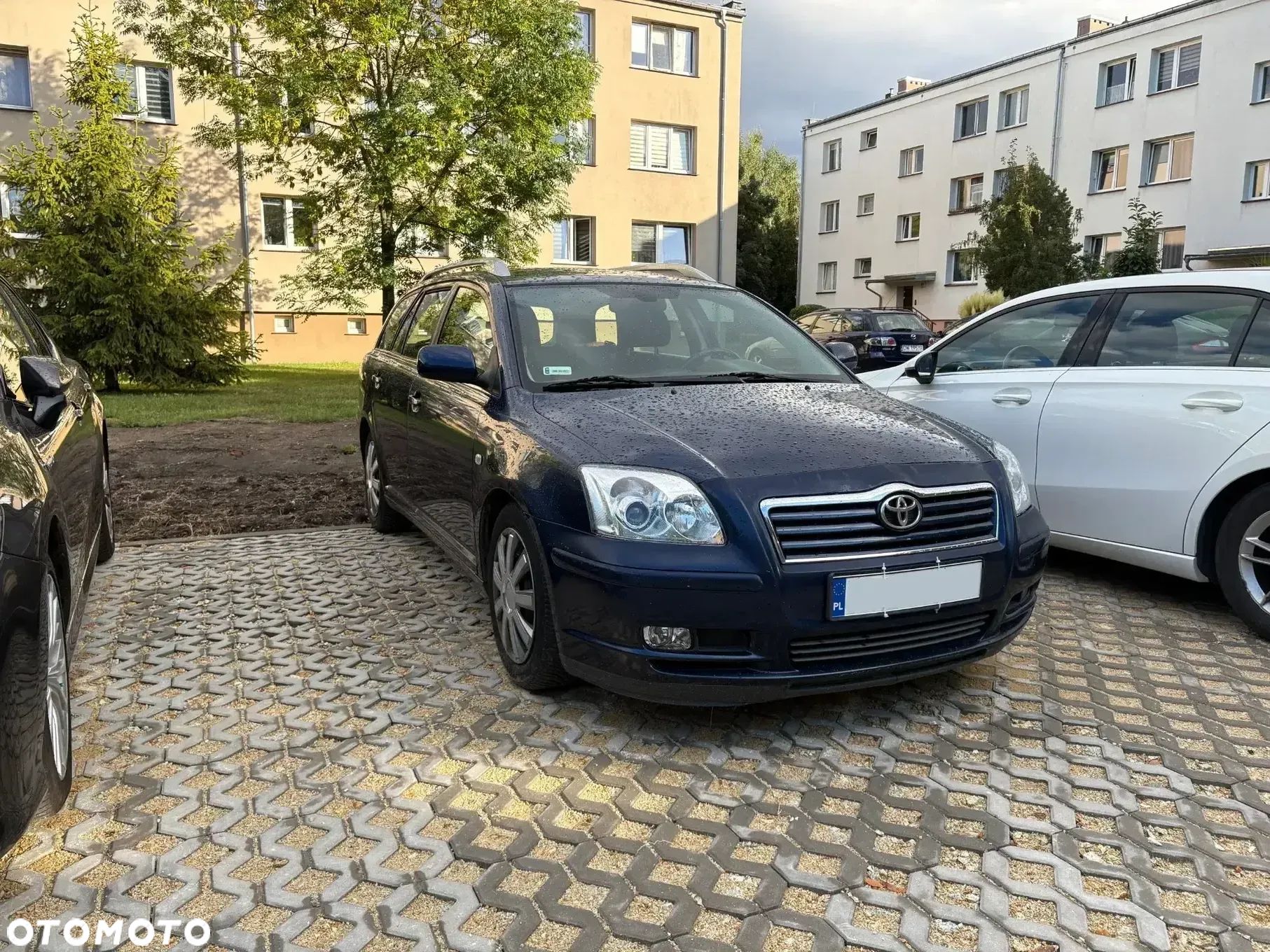 Toyota Avensis 1.8 VVT-i Sol - 1