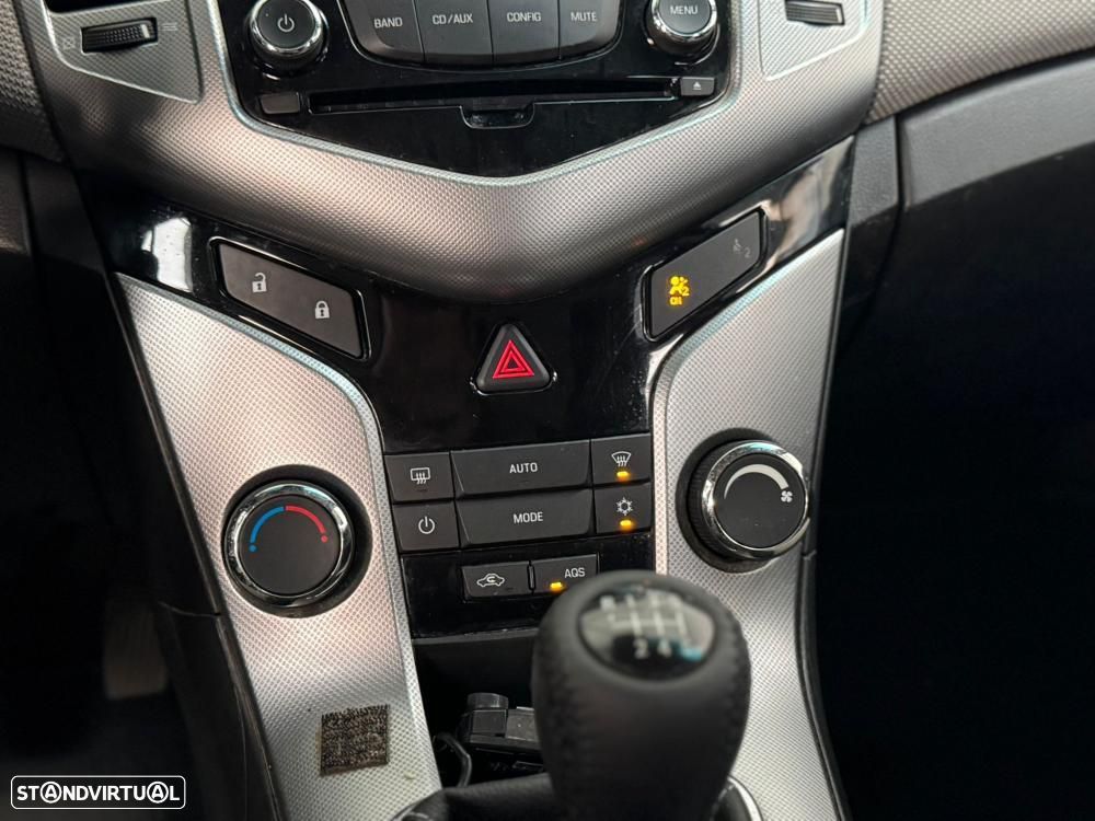 Chevrolet Cruze 2.0 VCDi LTZ EP - 26