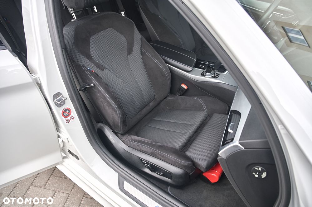 BMW Seria 5 520d xDrive - 26