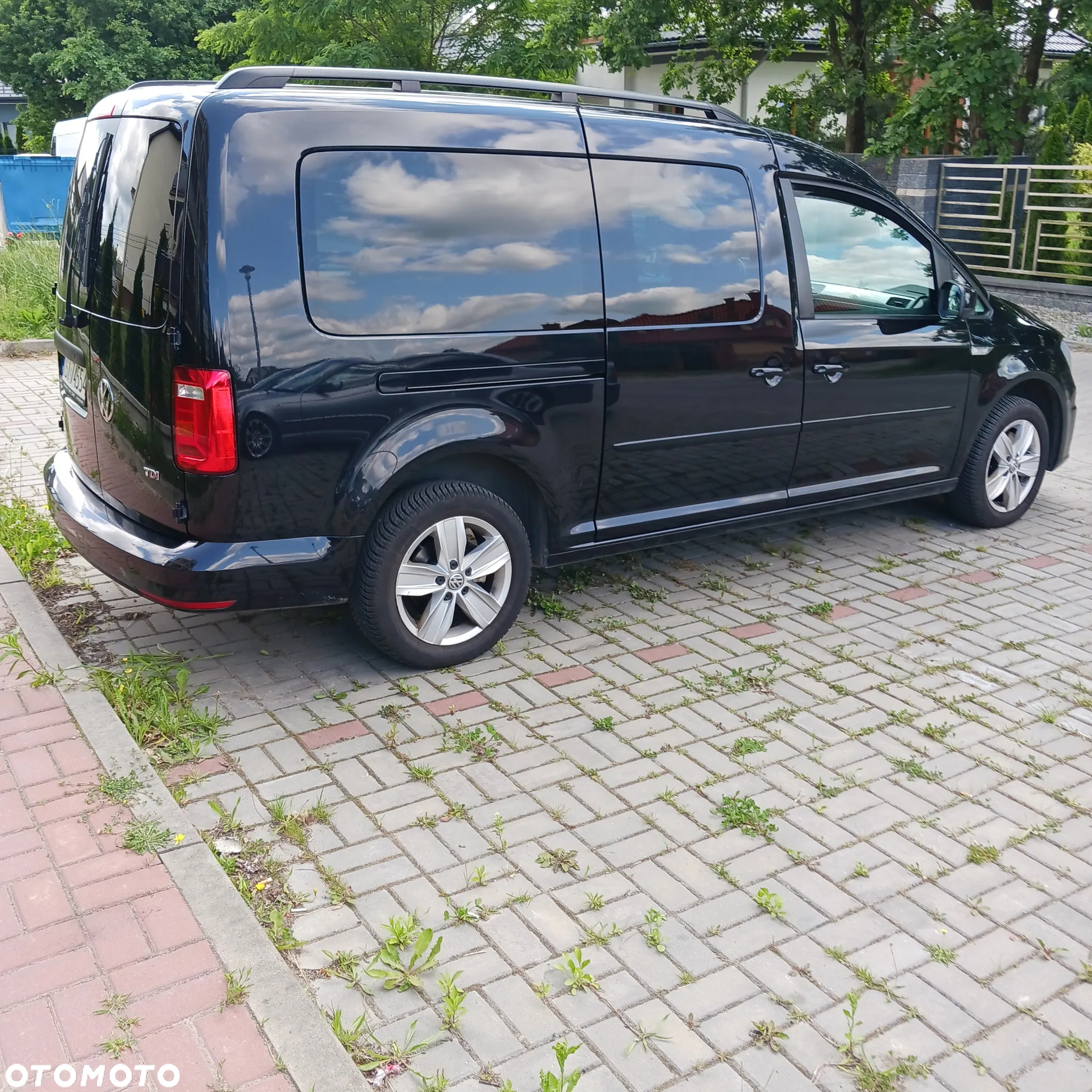 Volkswagen Caddy Maxi 2.0 TDI Comfortline - 4
