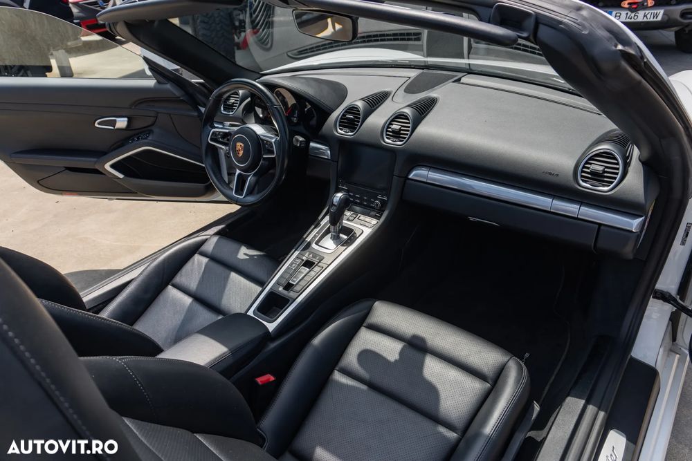 Porsche Boxster 718 PDK - 24