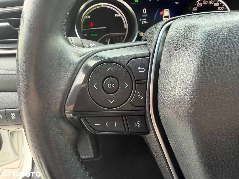 Toyota Camry 2.5 Hybrid Comfort CVT - 21