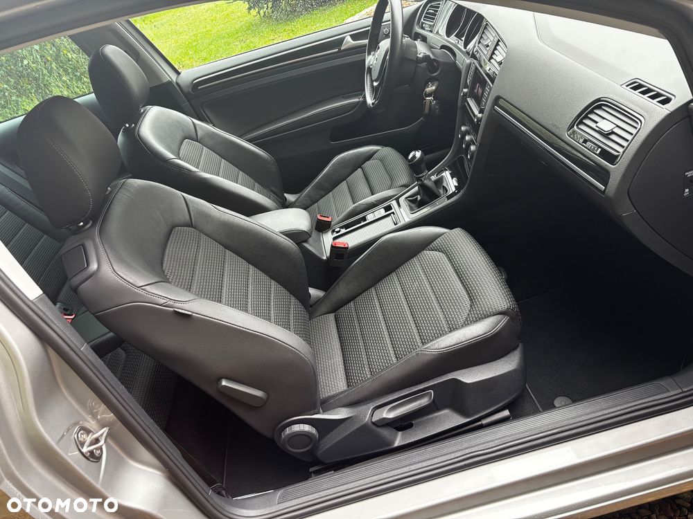 Volkswagen Golf ver-2-0-bluetdi-highline - 12