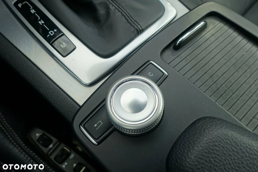Mercedes-Benz Klasa E 350 CGI BlueEFFICIENCY 7G-TRONIC Avantgarde - 28