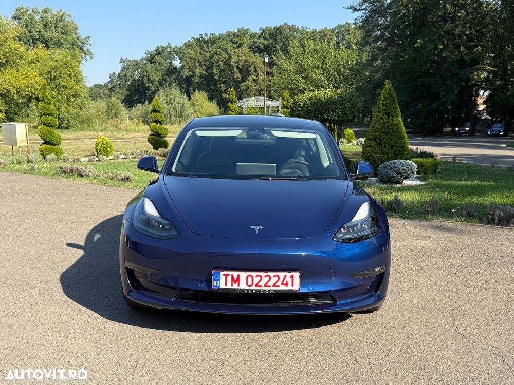 Tesla Model 3 - 3