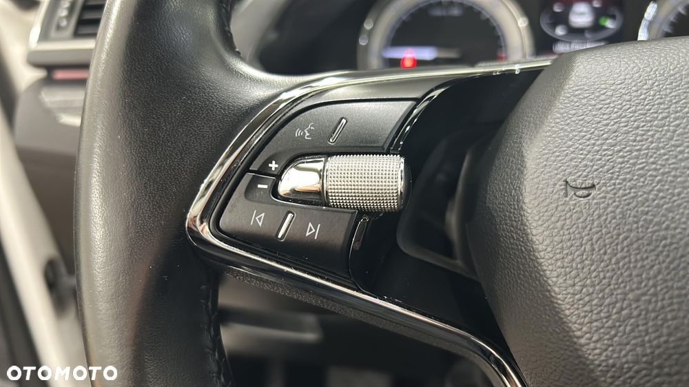 Skoda Superb 2.0 TDI SCR Style DSG - 24