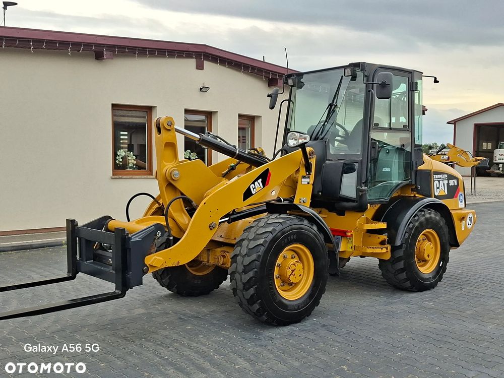 Caterpillar CAT 907H Łyżka+Widły - 5