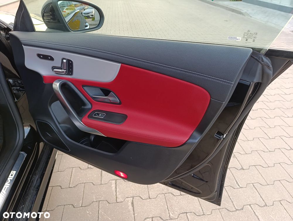 Mercedes-Benz CLA AMG 45 S 4-Matic+ 8G-DCT - 22