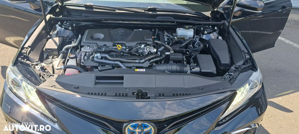 Toyota Camry Luxury - 20