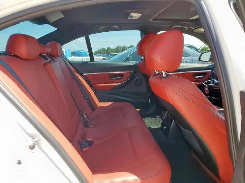 BMW Seria 3 328i Luxury Line - 10