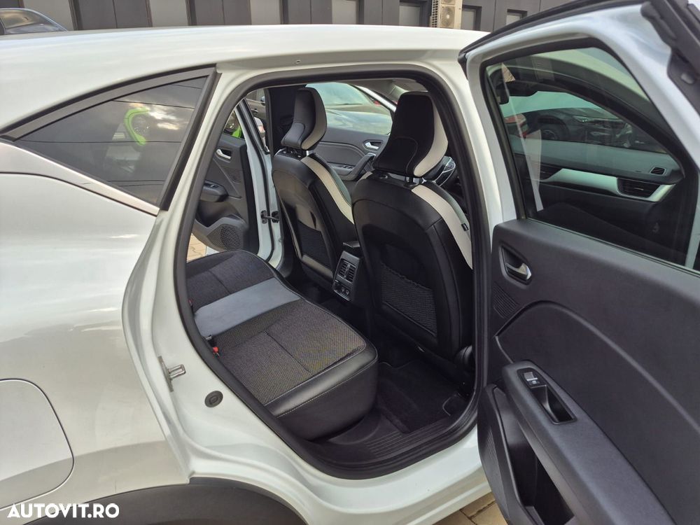 Renault Captur 140 EDC MHEV Techno - 28