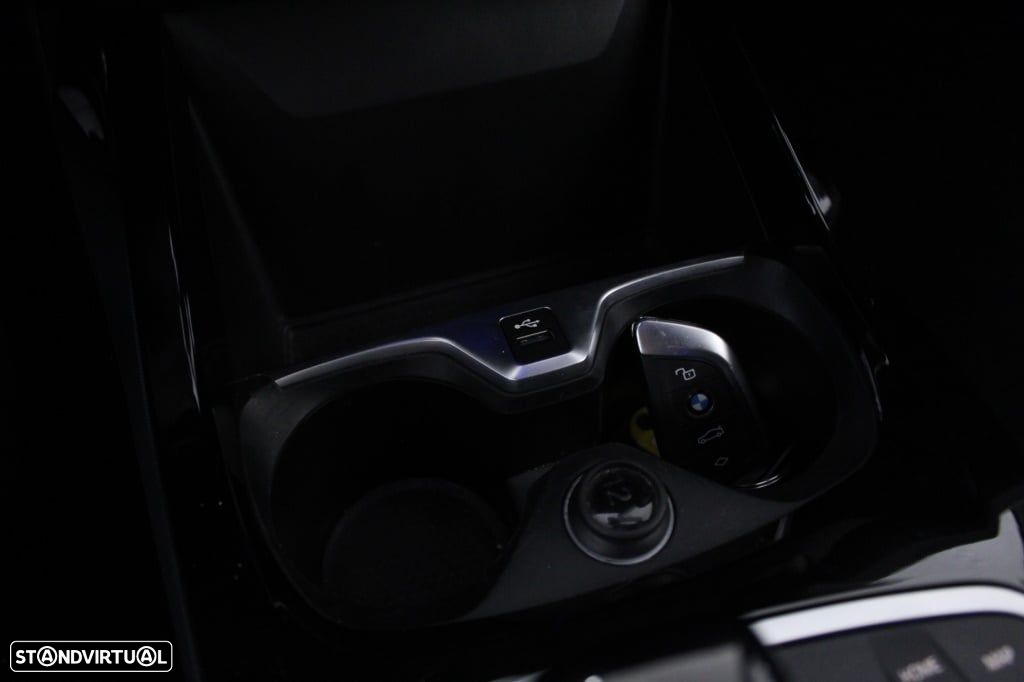 BMW 116 d Pack Desportivo M Auto - 29