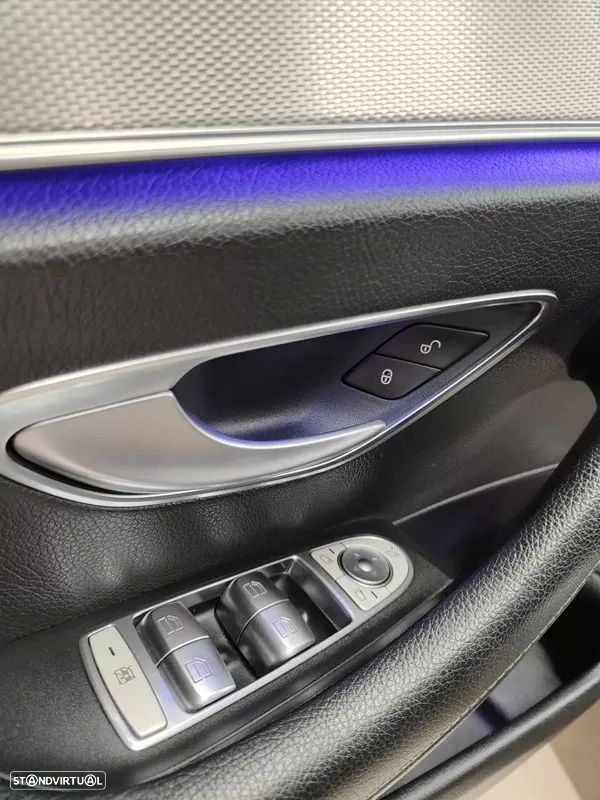 Mercedes-Benz E 220 d 4Matic 9G-TRONIC Avantgarde - 23