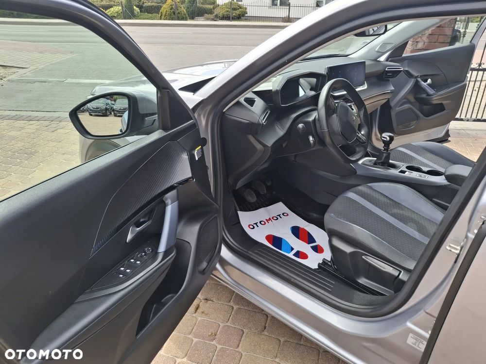 Peugeot 2008 1.2 PureTech Allure Pack S&S - 10