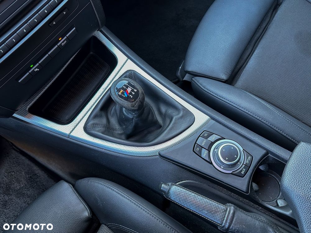 BMW Seria 1 118d Sport Line - 28