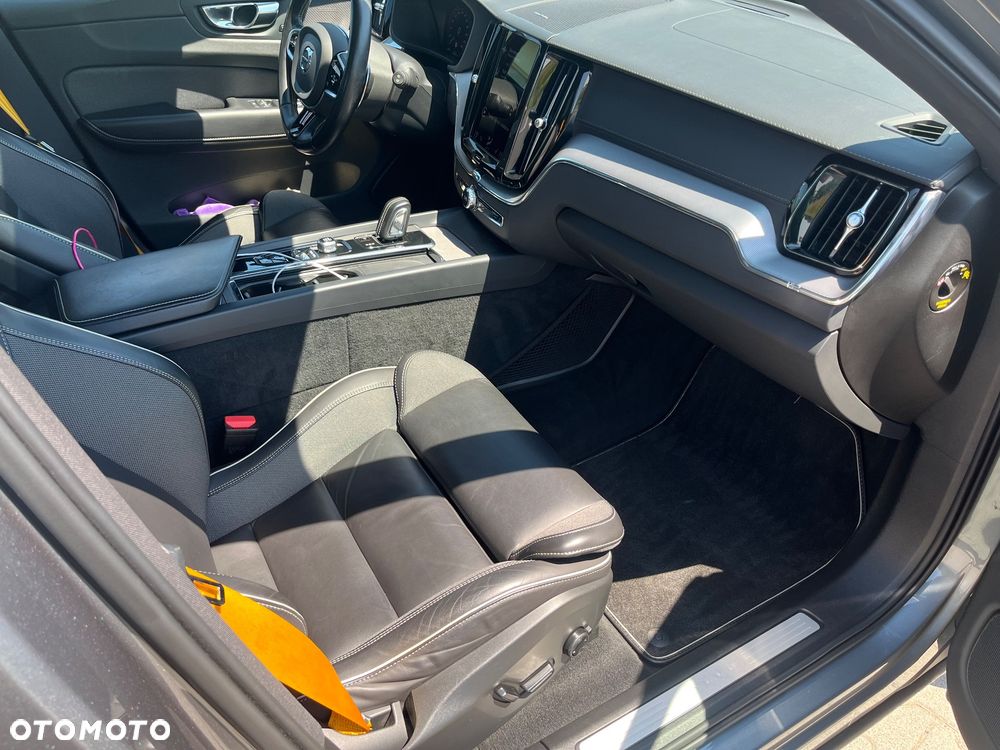 Volvo XC 60 T8 Plug-In Hybrid AWD Polestar Engineered - 26