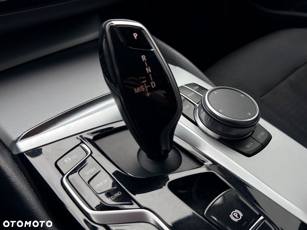 BMW Seria 5 520d MHEV - 15