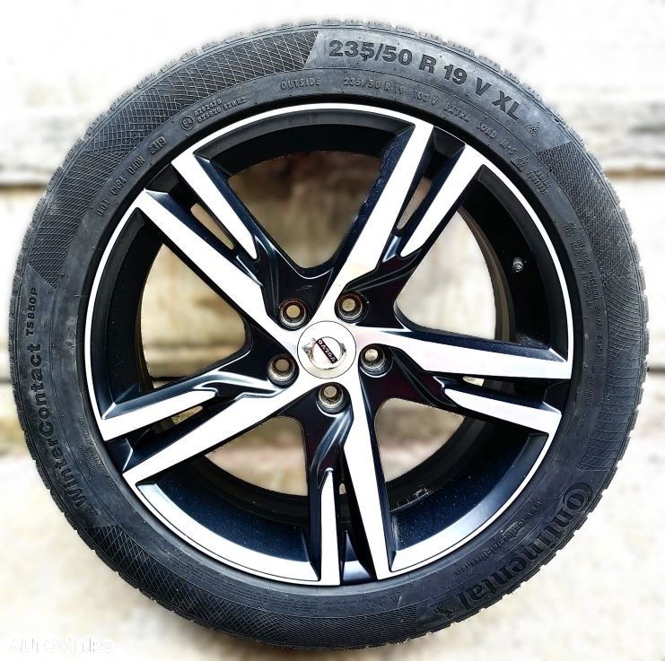VOLVO XC40 2020 — imagine 40