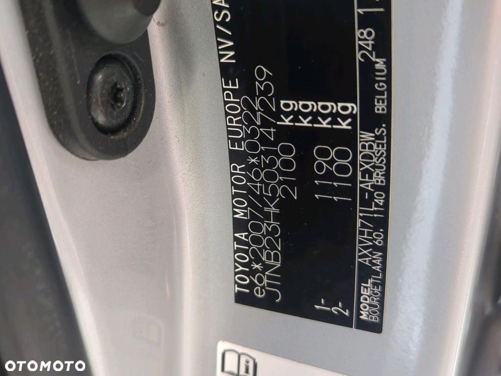 Toyota Camry - 26