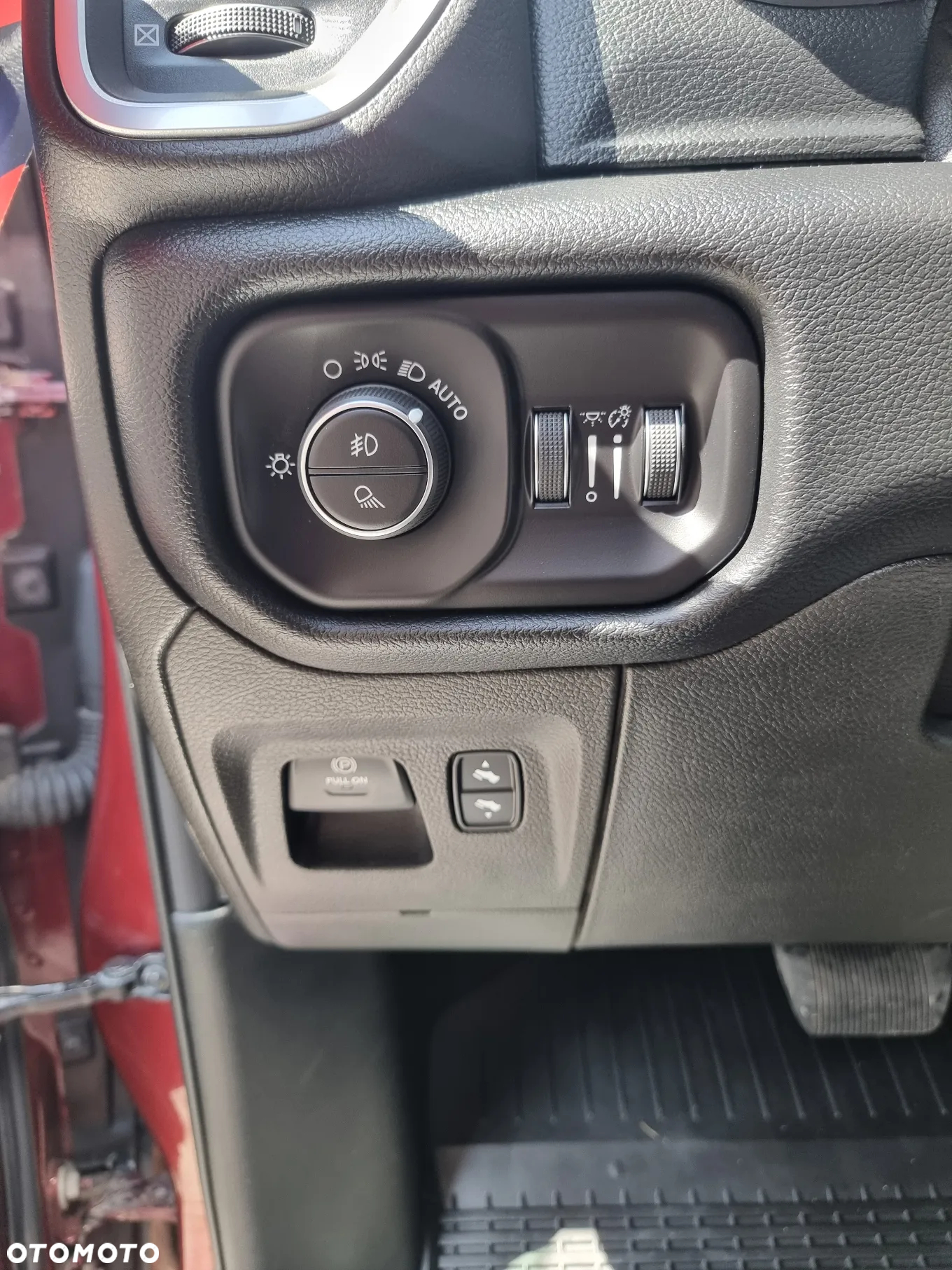 RAM 1500 - 28