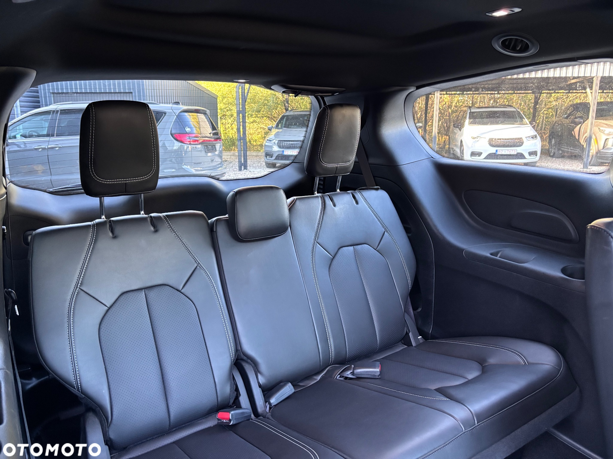 Chrysler Pacifica - 24