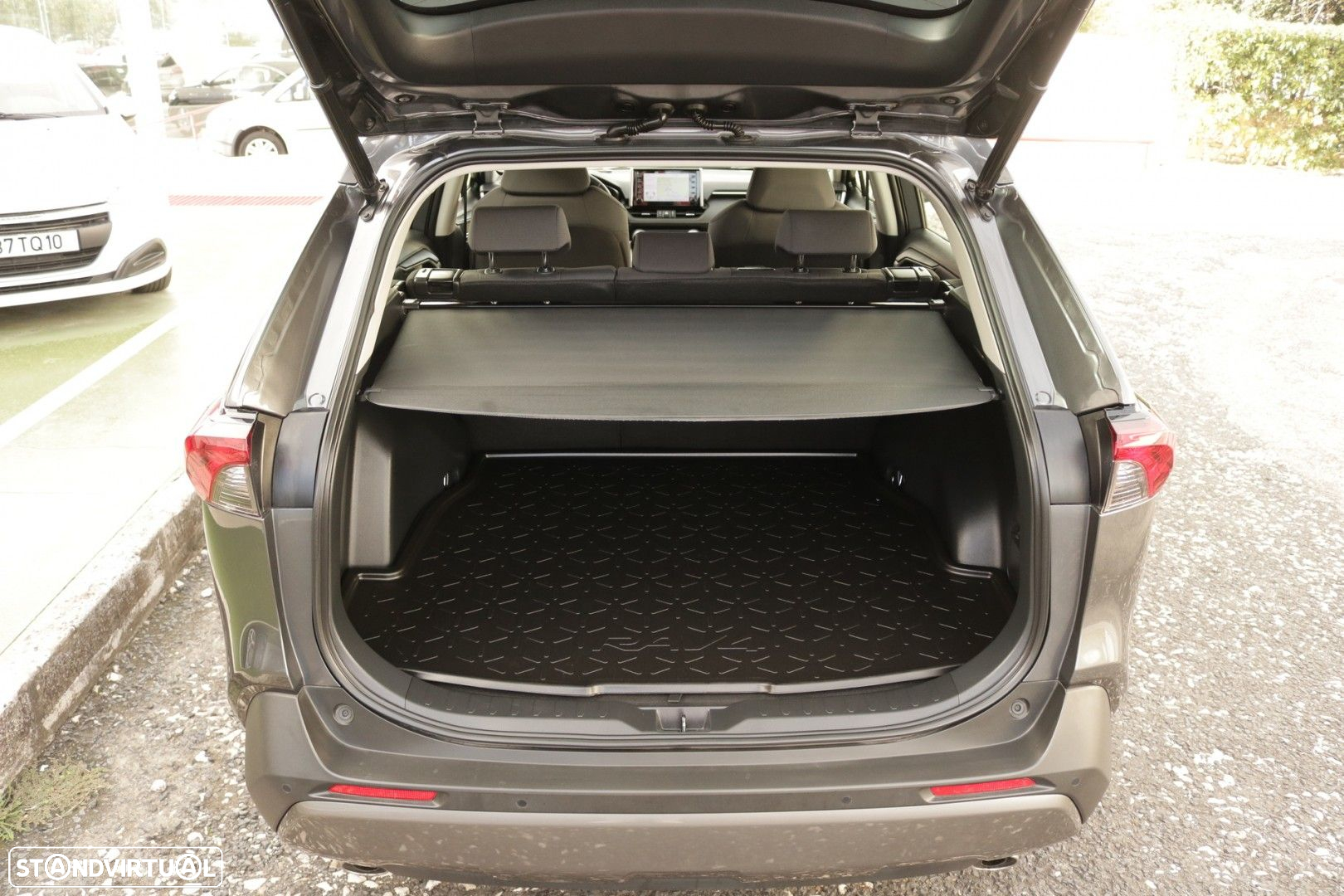 Toyota RAV4 2.5 HDF Comfort - 16