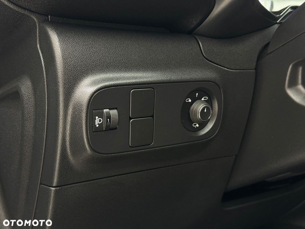Citroën C3 1.2 PureTech Shine EAT6 - 21