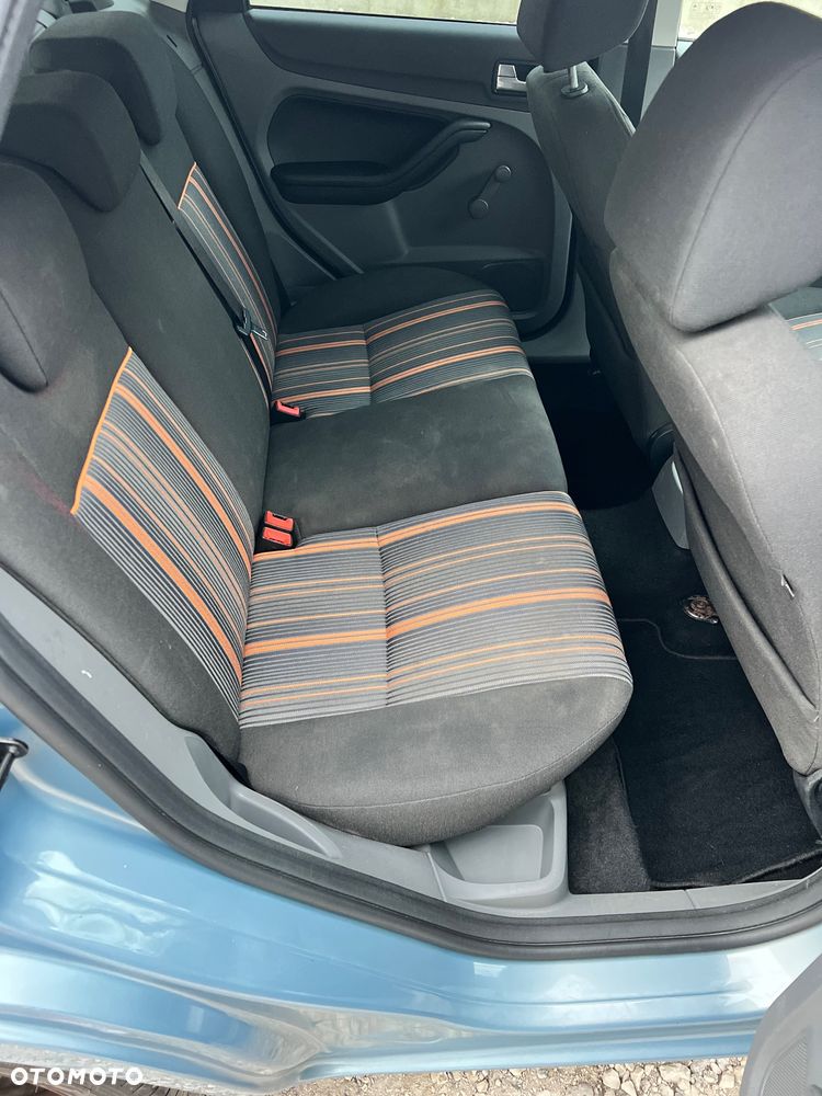 Ford Focus 1.6 16V Style - 17