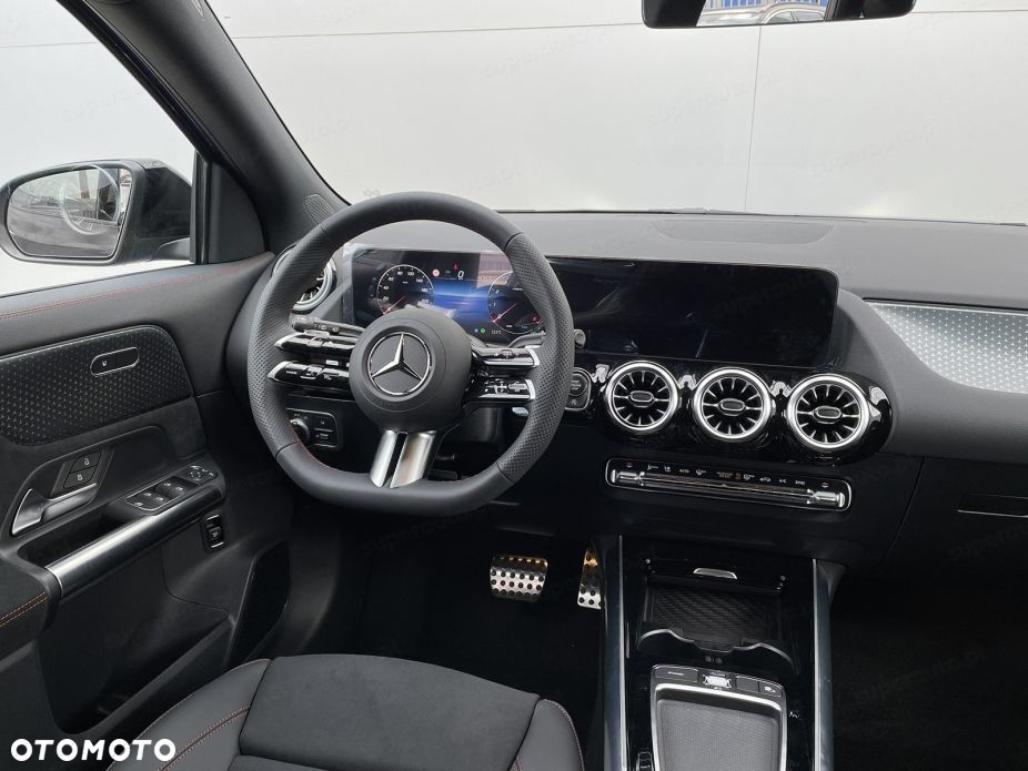 Mercedes-Benz GLA 200 AMG Line - 10