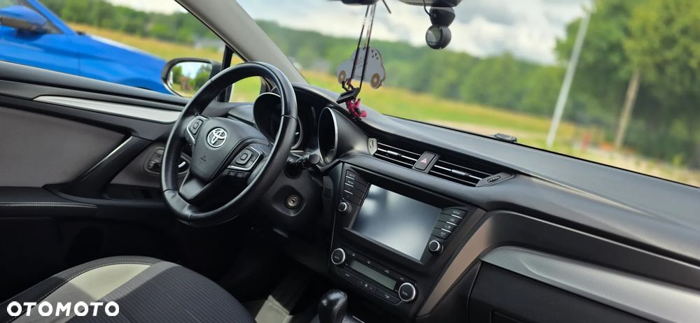 Toyota Avensis 2.0 Premium MS - 27