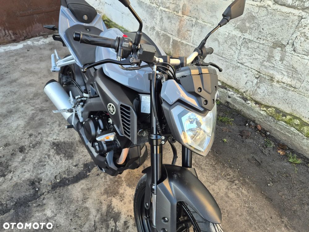 Yamaha MT - 12