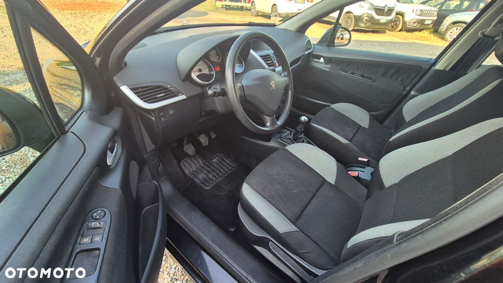 Peugeot 207 75 Urban Move - 13