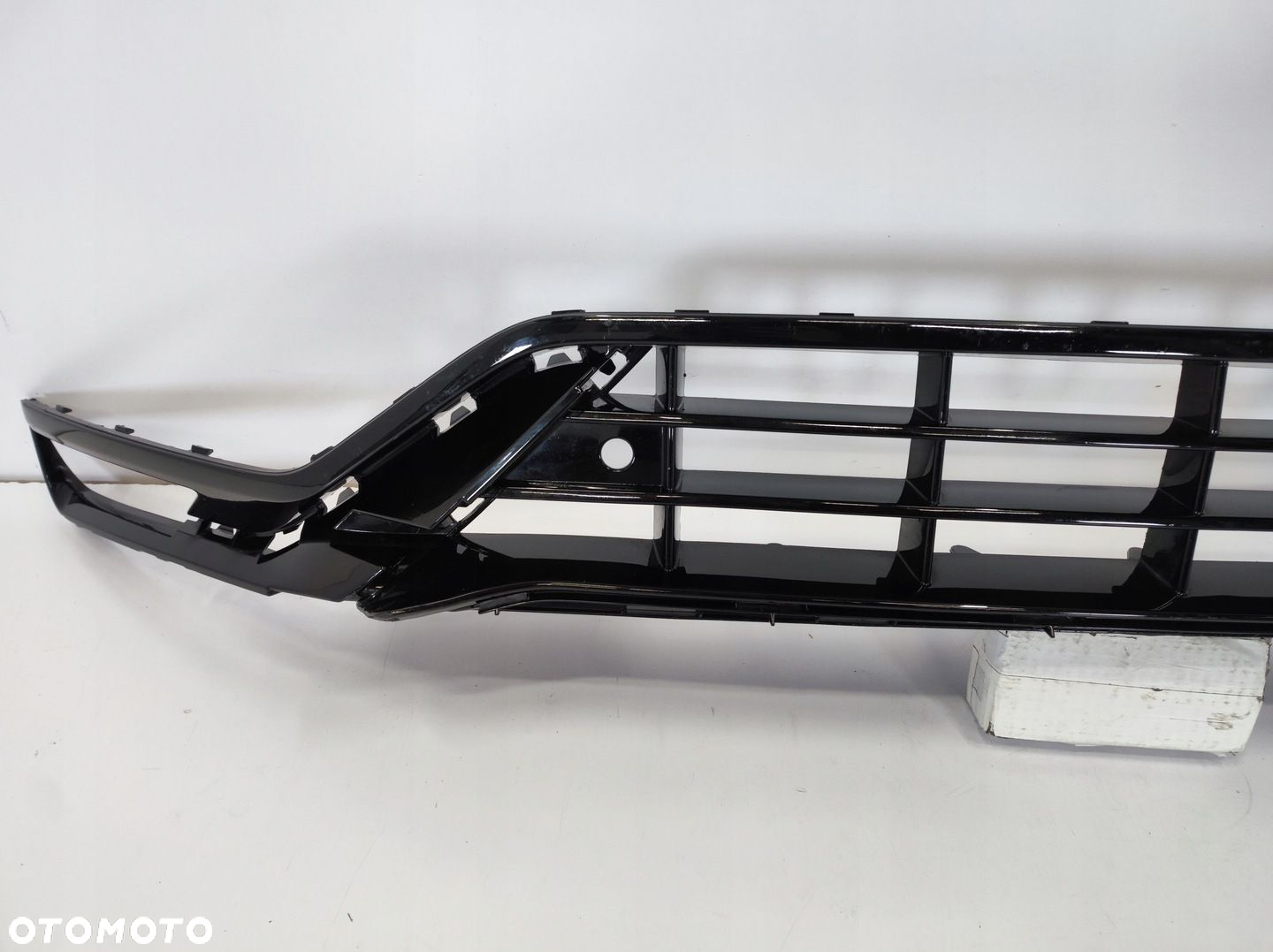 KRATKA ŚRODKOWA ZDERZAKA VOLVO XC90 II LIFT R-DESIGN 31663528 - 2