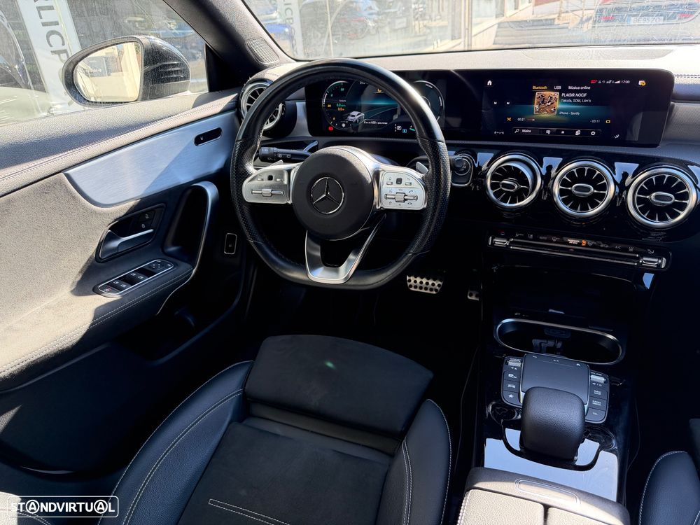 Mercedes-Benz CLA 250 e Shooting Brake AMG Line - 11