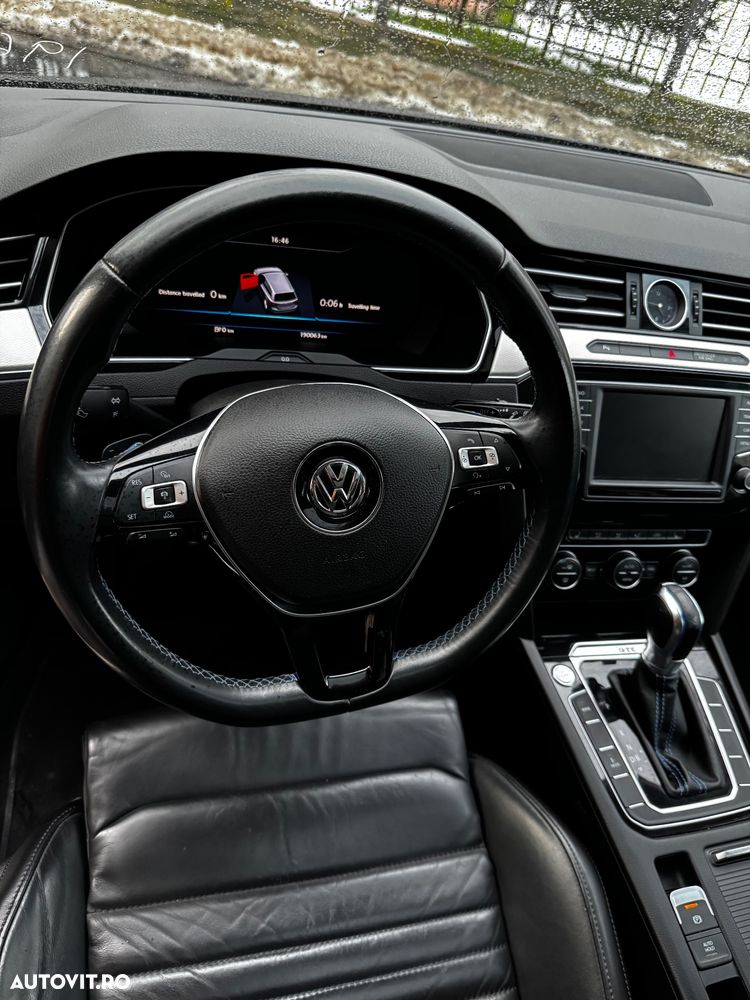 Volkswagen Passat - 16