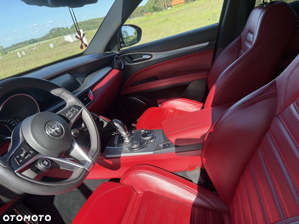 Alfa Romeo Stelvio 2.2 JTDM TI Q4 - 10