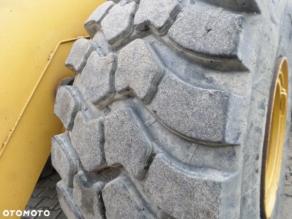 Caterpillar 966K - 9