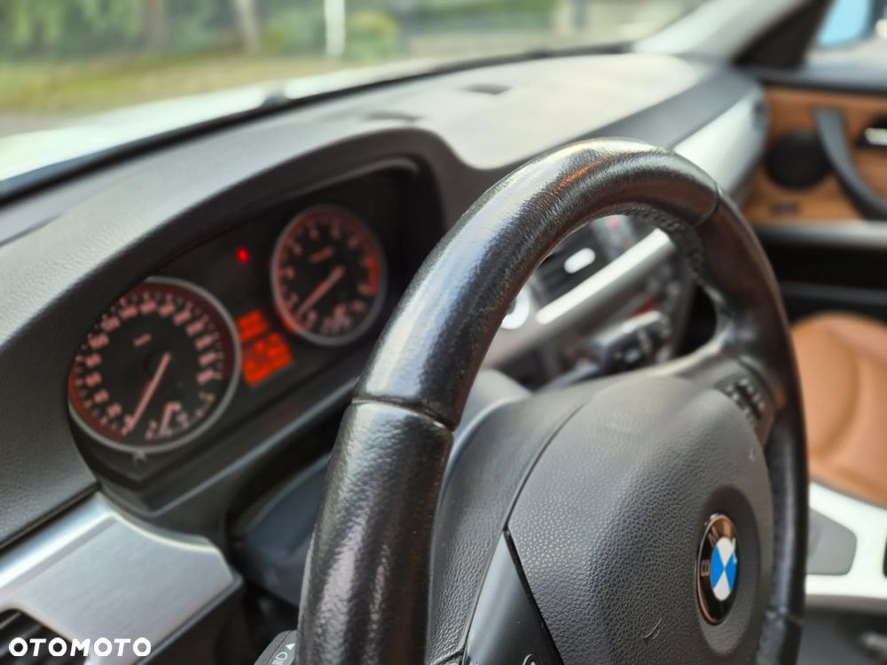 BMW Seria 3 335i xDrive - 7