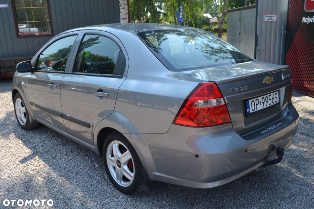 Chevrolet Aveo - 4