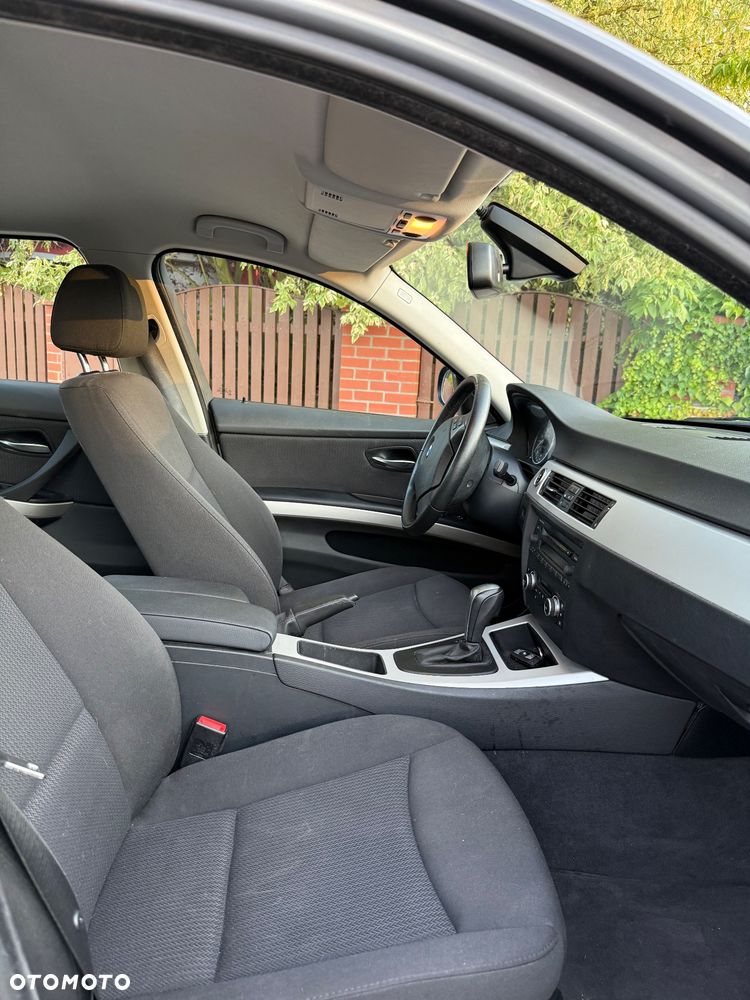 BMW Seria 3 318i - 17