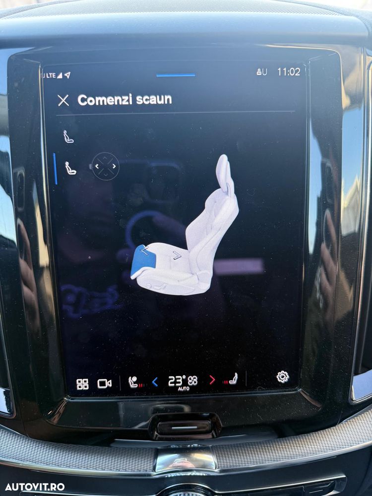 Volvo XC 60 B4 D Plus Dark - 18