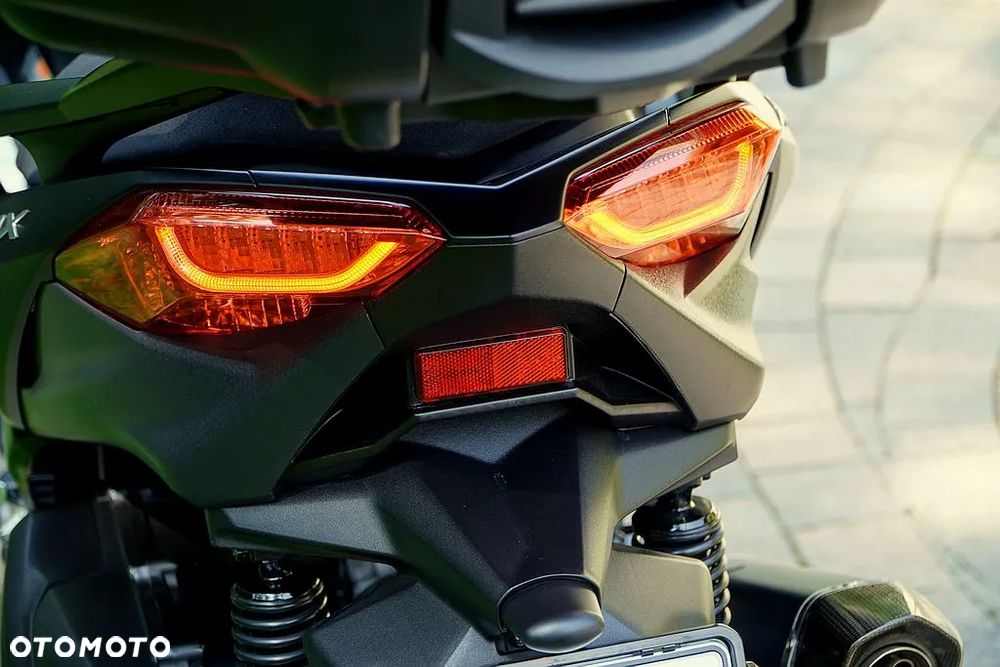Yamaha X-max - 12