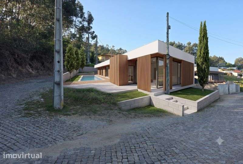 Lote com  330m2 com infraestruturas
