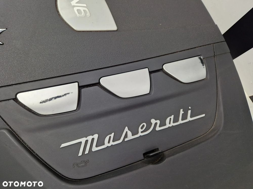 Osłona pokrywa silnika na silnik Maserati Ghibli 3.0 DIESEL - 4