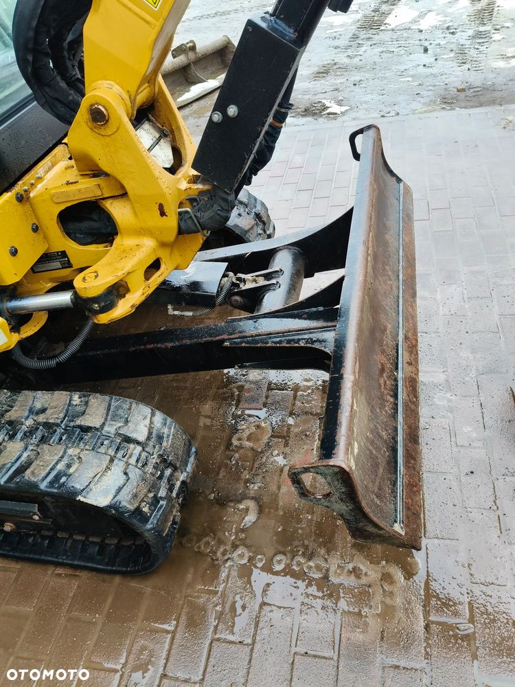 Caterpillar 302.7D - 9