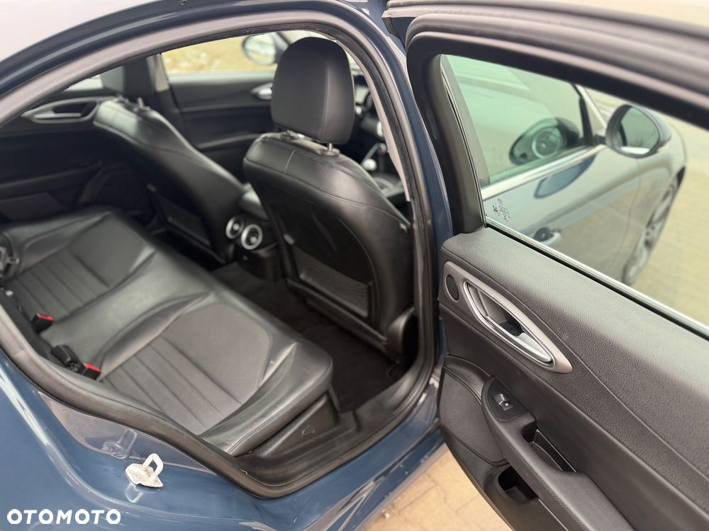 Alfa Romeo Giulia 2.2 Super - 28