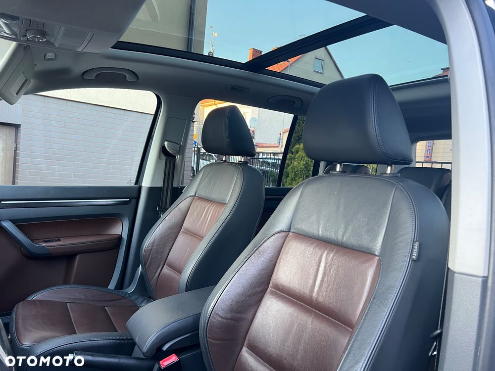 Volkswagen Touran 1.6 TDI DPF BlueMotion Technology Highline - 26