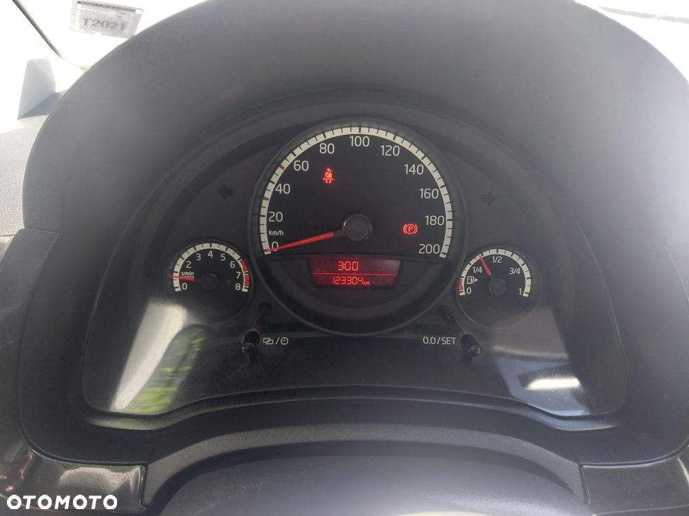Volkswagen up! white - 12